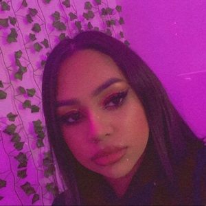 Meet your Posher, Naomi